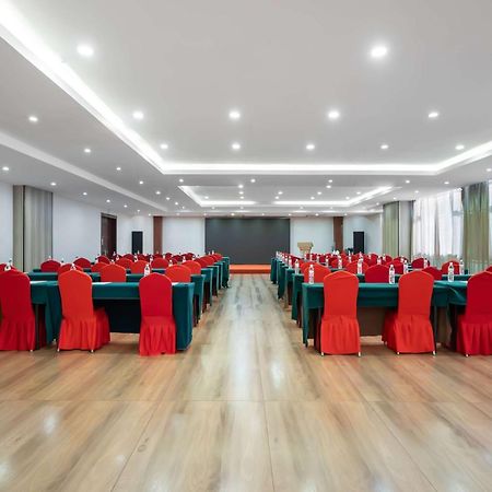 Hotel Ramada Linyi North Esterno foto