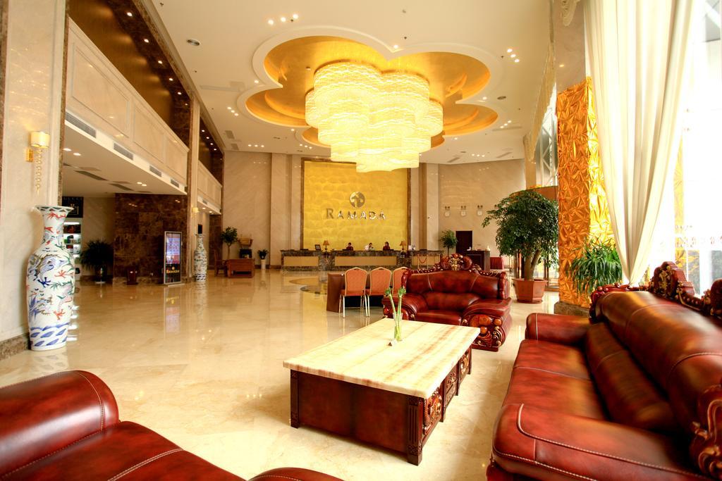 Hotel Ramada Linyi North Esterno foto