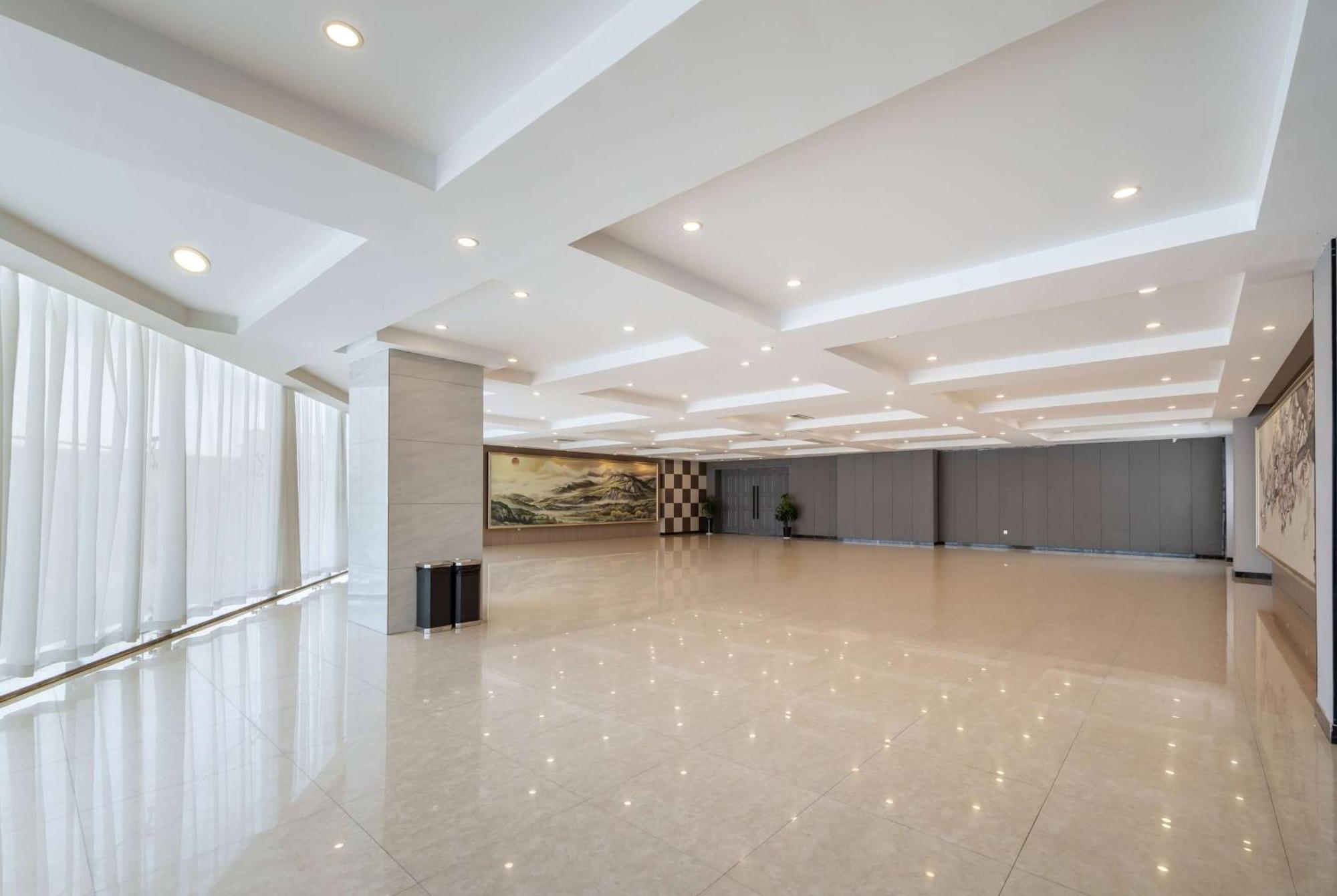 Hotel Ramada Linyi North Esterno foto