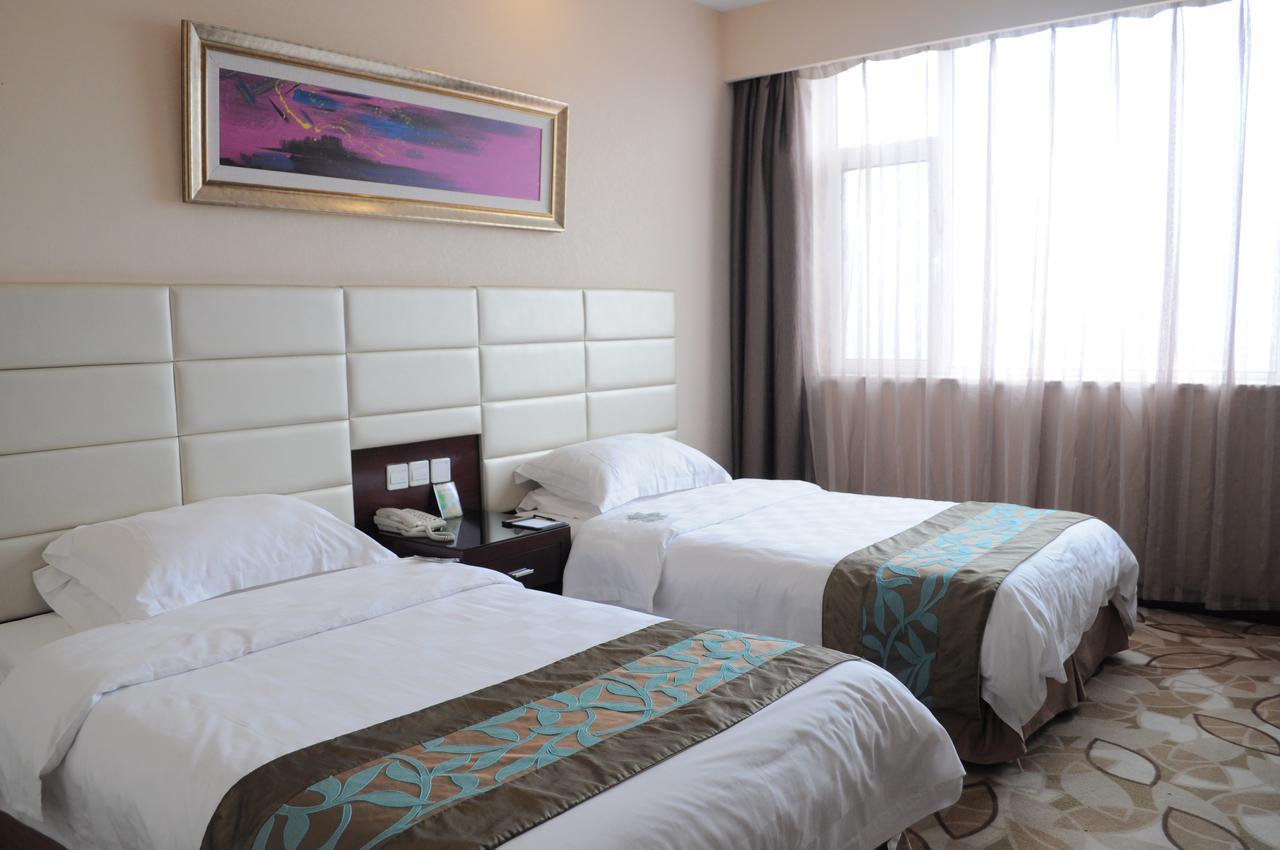Hotel Ramada Linyi North Esterno foto