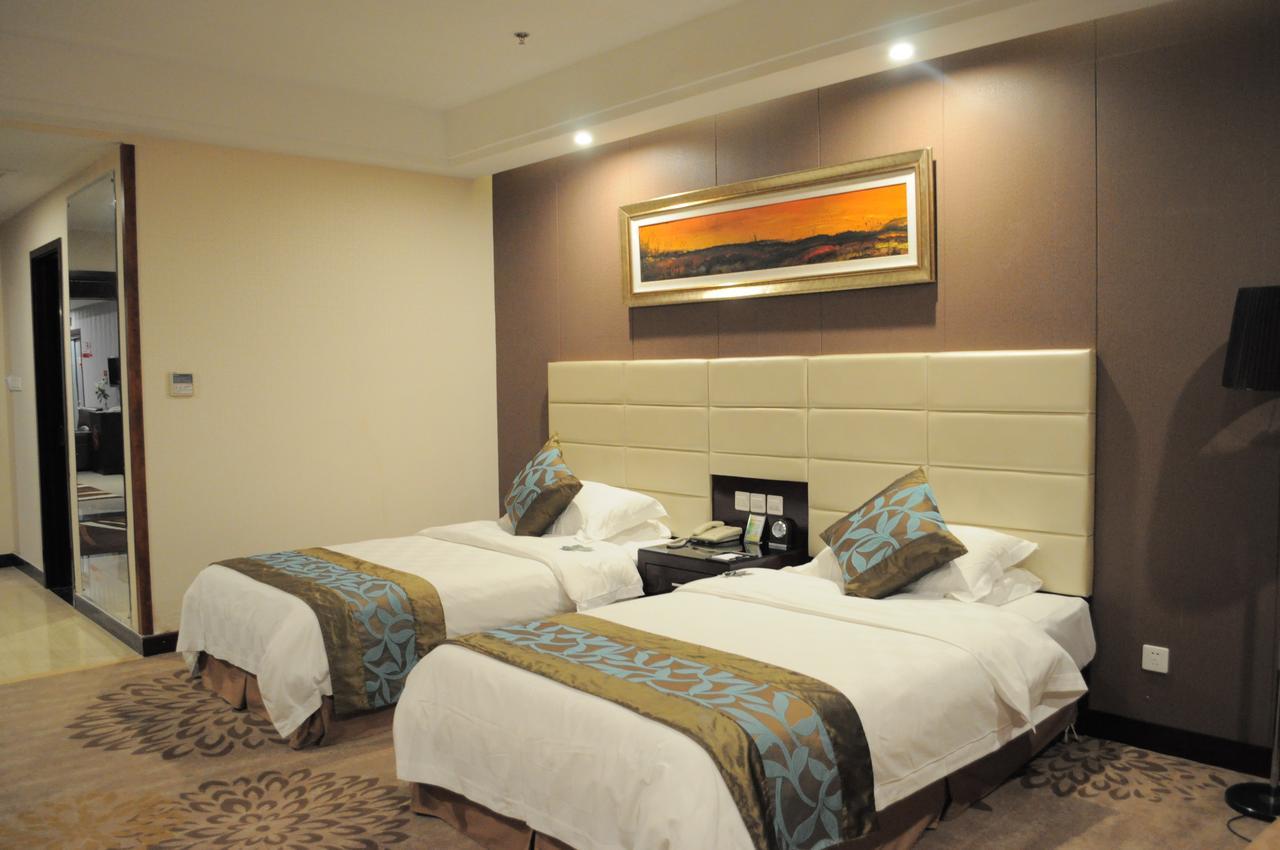 Hotel Ramada Linyi North Esterno foto